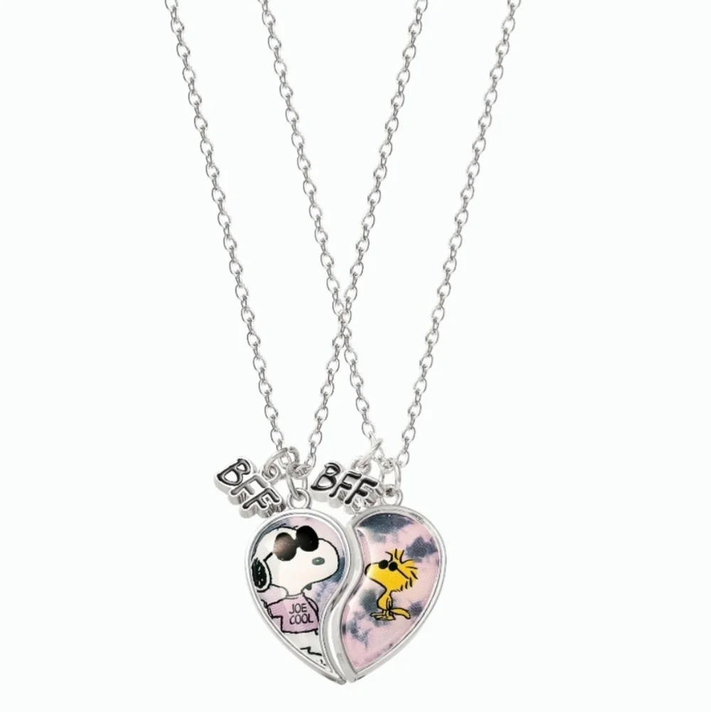 NWT Peanuts Girl's/ Tween/ Wom Silver-Tone Snoopy BFF Breakaway Pendants set of2